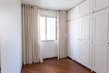 Apartamento à venda com 147m², 4 quartos e 2 vagasquarto 3