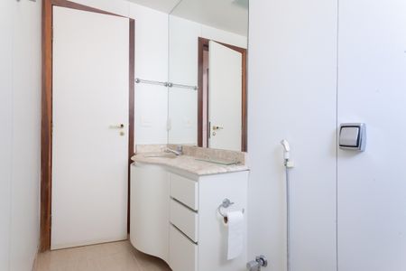 Apartamento à venda com 147m², 4 quartos e 2 vagasBanheiro Social