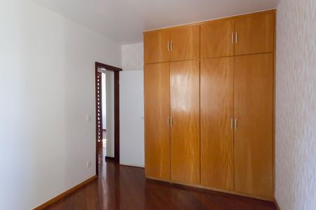 Apartamento à venda com 147m², 4 quartos e 2 vagasquarto 2