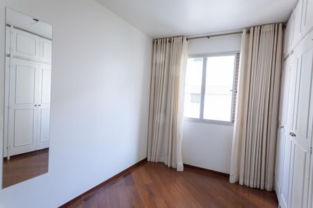 Apartamento à venda com 147m², 4 quartos e 2 vagasquarto 3