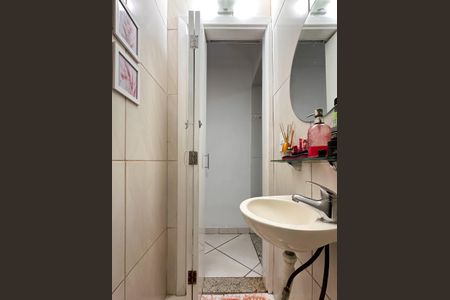 Casa à venda com 112m², 2 quartos e 1 vagaLavabo