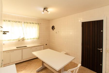 Casa para alugar com 200m², 2 quartos e 2 vagas Casa para alugar com 200m², 2 quartos e 2 vagasCozinha