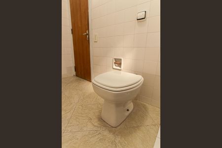 Casa para alugar com 200m², 2 quartos e 2 vagas Casa para alugar com 200m², 2 quartos e 2 vagasBanheiro