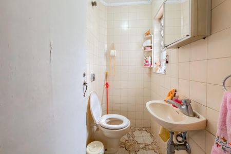 Casa à venda com 200m², 3 quartos e 2 vagas Casa à venda com 200m², 3 quartos e 2 vagasBanheiro Térreo