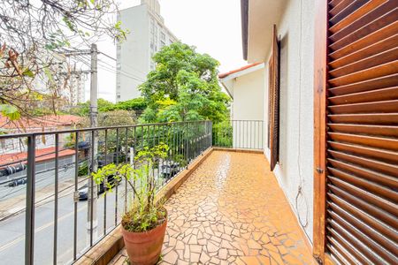 Casa à venda com 200m², 3 quartos e 2 vagas Casa à venda com 200m², 3 quartos e 2 vagasVaranda do Quarto 2