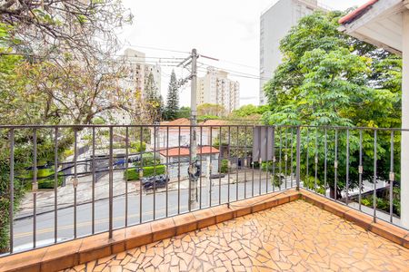 Casa à venda com 200m², 3 quartos e 2 vagas Casa à venda com 200m², 3 quartos e 2 vagasVaranda do Quarto 3