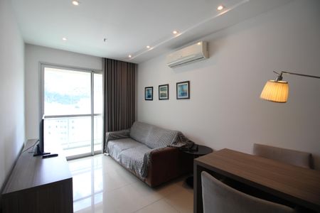 Sala de apartamento para alugar com 1 quarto, 50m² em Jacarepaguá, Rio de Janeiro