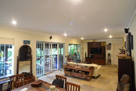 Sala de casa de condomínio à venda com 3 quartos, 200m² em Itanhangá, Rio de Janeiro