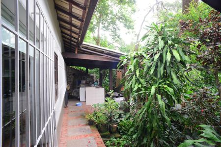 Casa de condomínio à venda com 200m², 3 quartos e 4 vagasCorredor Externo