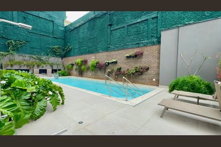 Studio à venda com 33m², 1 quarto e sem vaga Studio à venda com 33m², 1 quarto e sem vagaPiscina