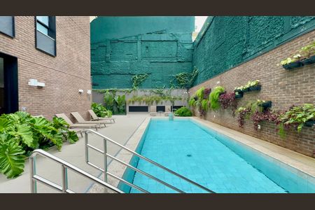 Studio à venda com 33m², 1 quarto e sem vaga Studio à venda com 33m², 1 quarto e sem vagaPiscina