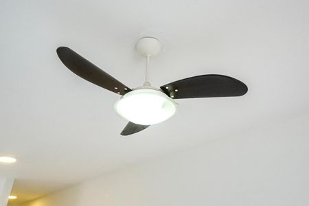 Apartamento à venda com 55m², 2 quartos e 2 vagas Apartamento à venda com 55m², 2 quartos e 2 vagasVentilador de teto