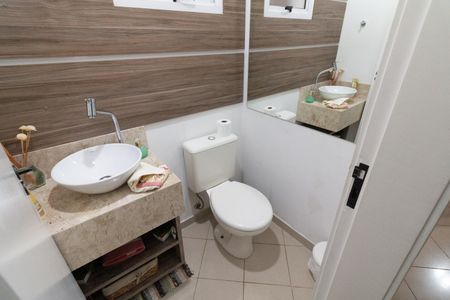 Casa à venda com 194m², 4 quartos e 4 vagas Casa à venda com 194m², 4 quartos e 4 vagasLavabo