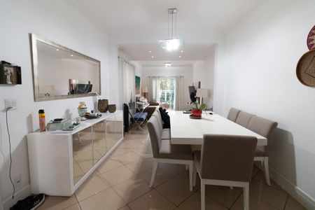 Sala de casa à venda com 4 quartos, 194m² em Rio Pequeno, São Paulo