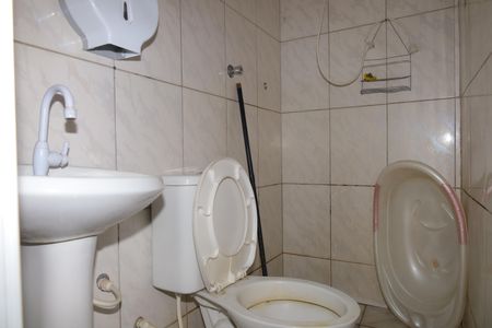 Casa à venda com 120m², 2 quartos e sem vagaCasa 3 - Banheiro