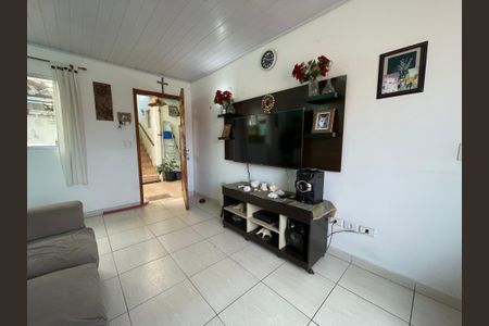 Sala de casa para alugar com 1 quarto, 40m² em Jardim Guayana, São Paulo