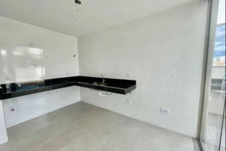 Casa à venda com 4 quartos, 190m² em Santa Rosa, Belo Horizonte