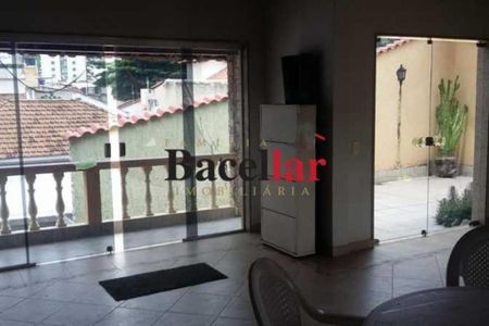 Casa à venda com 337m², 4 quartos e 3 vagas