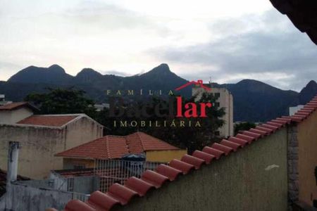Casa à venda com 337m², 4 quartos e 3 vagas
