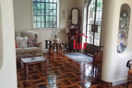 Casa à venda com 4 quartos, 337m² em Andaraí, Rio de Janeiro