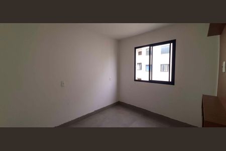 Quarto 1 de apartamento para alugar com 2 quartos, 36m² em Veloso, Osasco