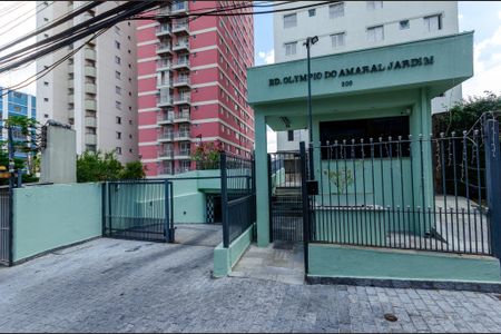 Apartamento para alugar com 75m², 3 quartos e 1 vaga Apartamento para alugar com 75m², 3 quartos e 1 vagaFachada