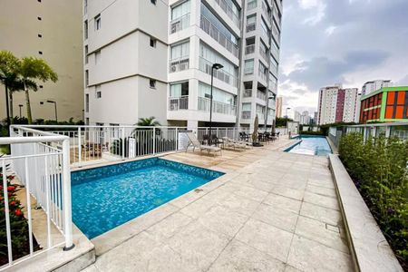 Apartamento à venda com 67m², 1 quarto e 1 vagaÁrea comum - Piscina