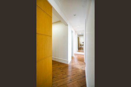 Apartamento à venda com 92m², 3 quartos e 2 vagasCorredor dos quartos