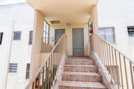 Apartamento à venda com 45m², 2 quartos e 1 vagaEscada