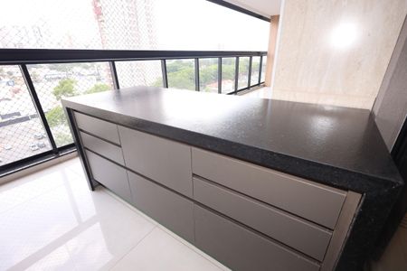 Apartamento para alugar com 216m², 4 quartos e 3 vagasSacada