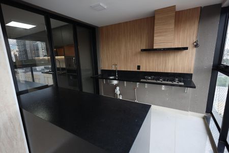 Apartamento para alugar com 216m², 4 quartos e 3 vagasSacada