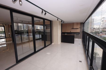 Apartamento para alugar com 216m², 4 quartos e 3 vagasSacada