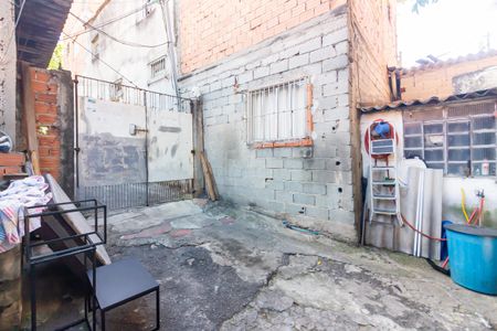 Casa para alugar com 50m², 2 quartos e 1 vagaQuintal