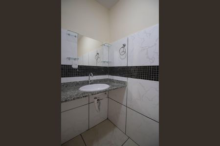 Apartamento para alugar com 57m², 2 quartos e 1 vaga Apartamento para alugar com 57m², 2 quartos e 1 vagaBanheiro