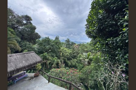 Casa à venda com 4000m², 8 quartos e 10 vagasSuíte 2 - Varanda