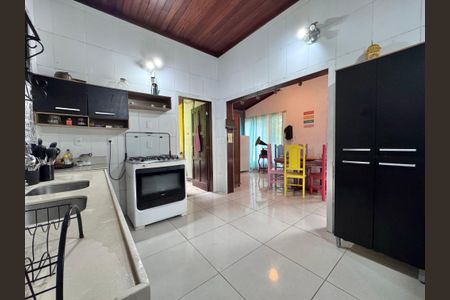 Casa à venda com 4000m², 8 quartos e 10 vagasCozinha