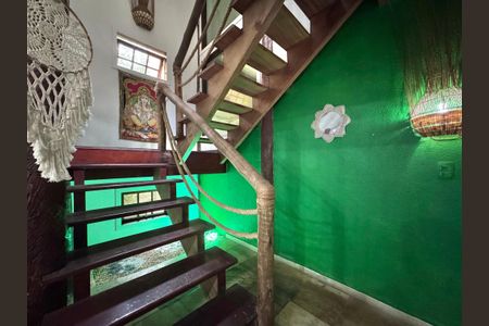 Casa à venda com 4000m², 8 quartos e 10 vagasSala - Escada