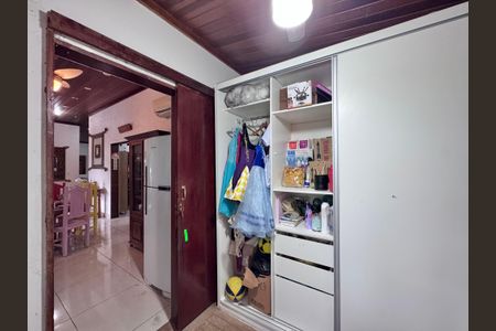 Casa à venda com 4000m², 8 quartos e 10 vagasDependência - Quarto 