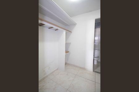 Apartamento para alugar com 76m², 2 quartos e 1 vaga Apartamento para alugar com 76m², 2 quartos e 1 vagaCloset da suíte 1