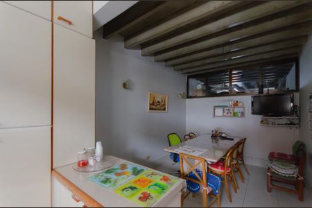 Casa à venda com 360m², 5 quartos e 5 vagasCozinha