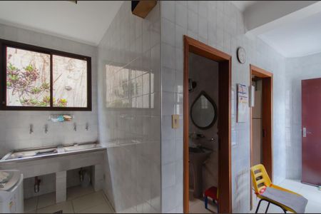 Casa à venda com 360m², 5 quartos e 5 vagasÁrea de Serviço