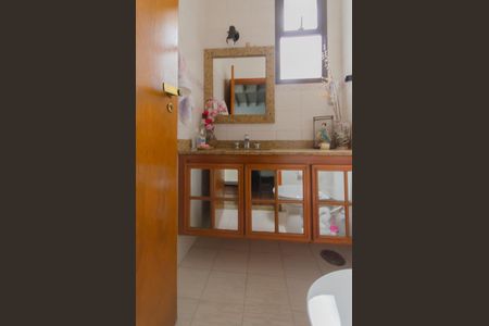 Casa à venda com 360m², 5 quartos e 5 vagasLavabo