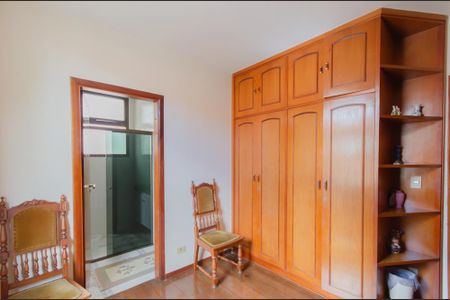 Casa à venda com 360m², 5 quartos e 5 vagasSuíte 3