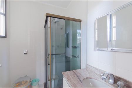 Casa à venda com 360m², 5 quartos e 5 vagasBanheiro da Suíte 1