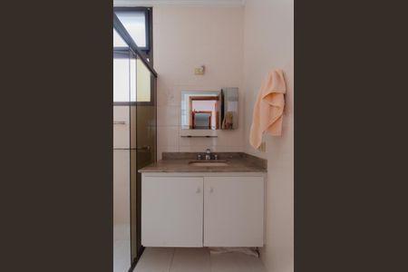 Casa à venda com 360m², 5 quartos e 5 vagasBanheiro da Suíte 4