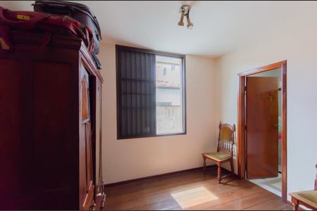 Casa à venda com 360m², 5 quartos e 5 vagasSuíte 3