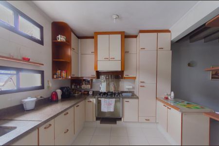 Casa à venda com 360m², 5 quartos e 5 vagasCozinha