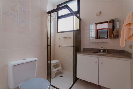 Casa à venda com 360m², 5 quartos e 5 vagasBanheiro da Suíte 4