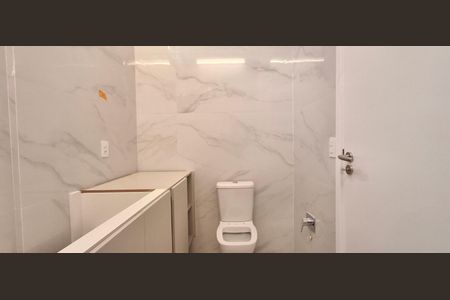 Banheiro Suíte  de apartamento para alugar com 2 quartos, 96m² em João Paulo, Florianópolis