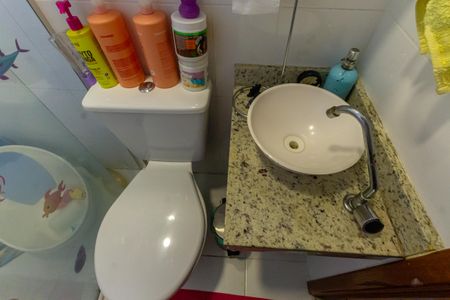 Casa de condomínio à venda com 75m², 2 quartos e 2 vagasBanheiro da Suíte 1